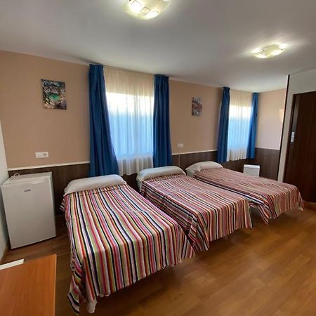 ריאוס Hostal Urpi-Oklahoma מראה חיצוני תמונה